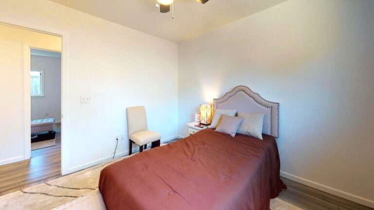 418-Kerr-Ave-Modesto-CA-Bedroom(4)