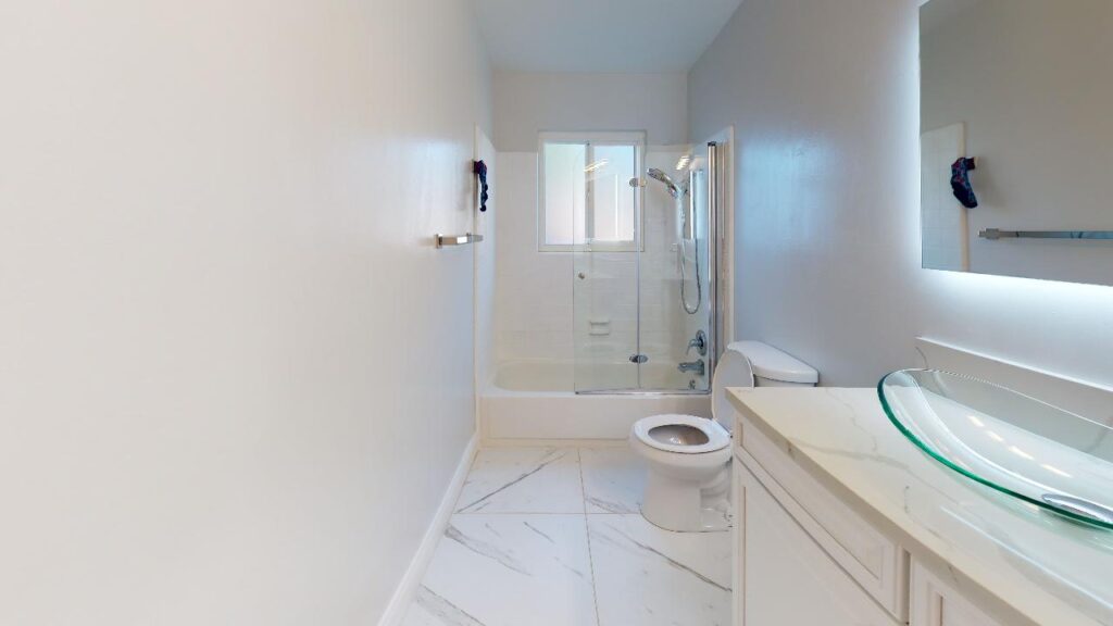 5288-Fell-Ave-Bathroom